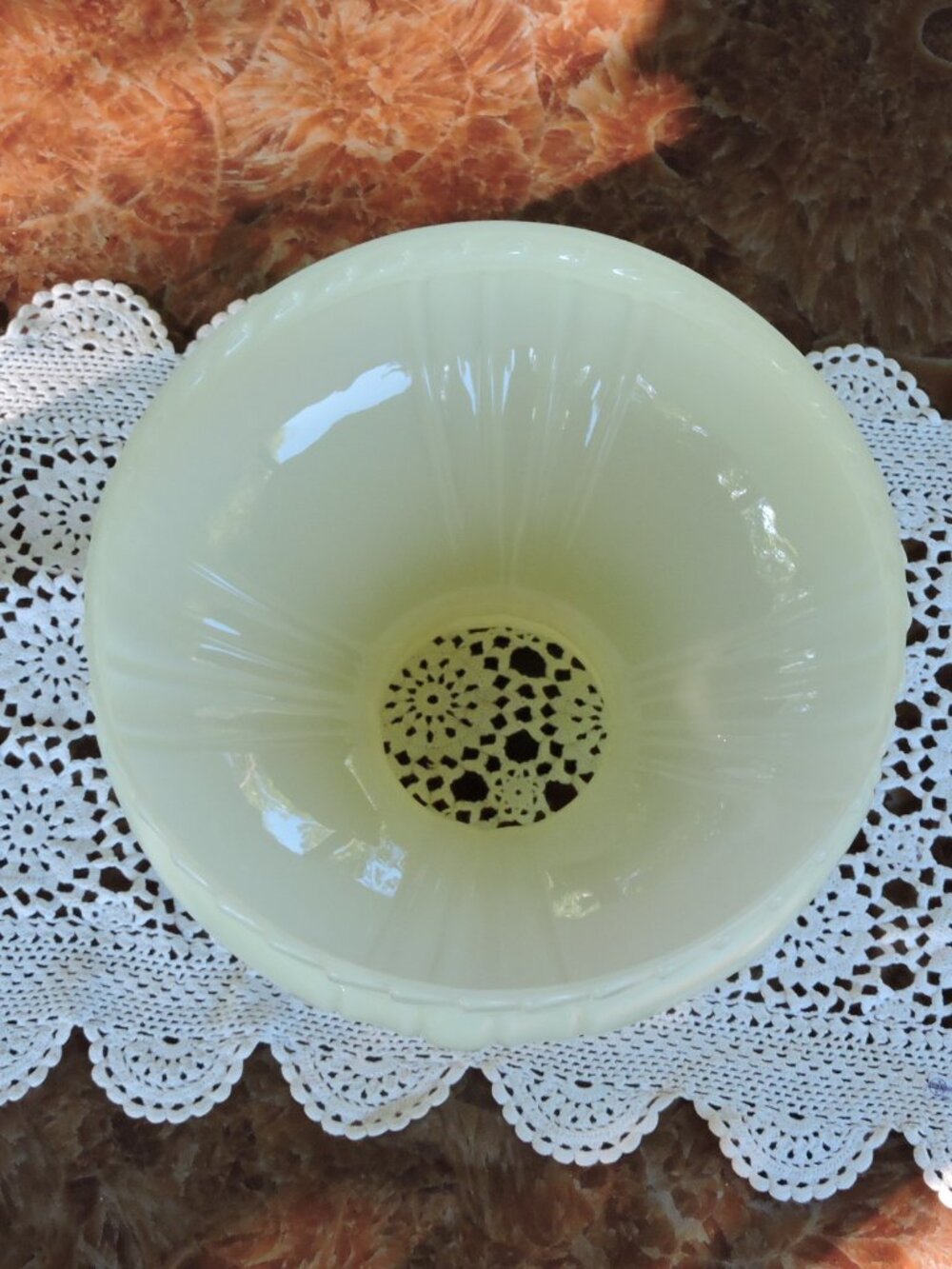 Original Vintage Coleman #443 Kremelite Gas Lamp Shade 10" Aladdin - Picture 4 of 10